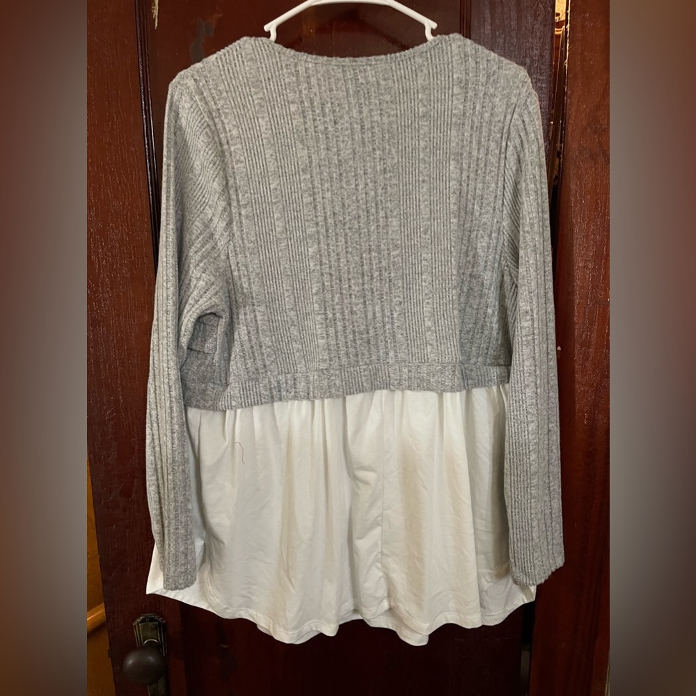 SHEIN Plus Size Wrap Ruffle Hem
Colorblock Tee - Picture 2 of 4